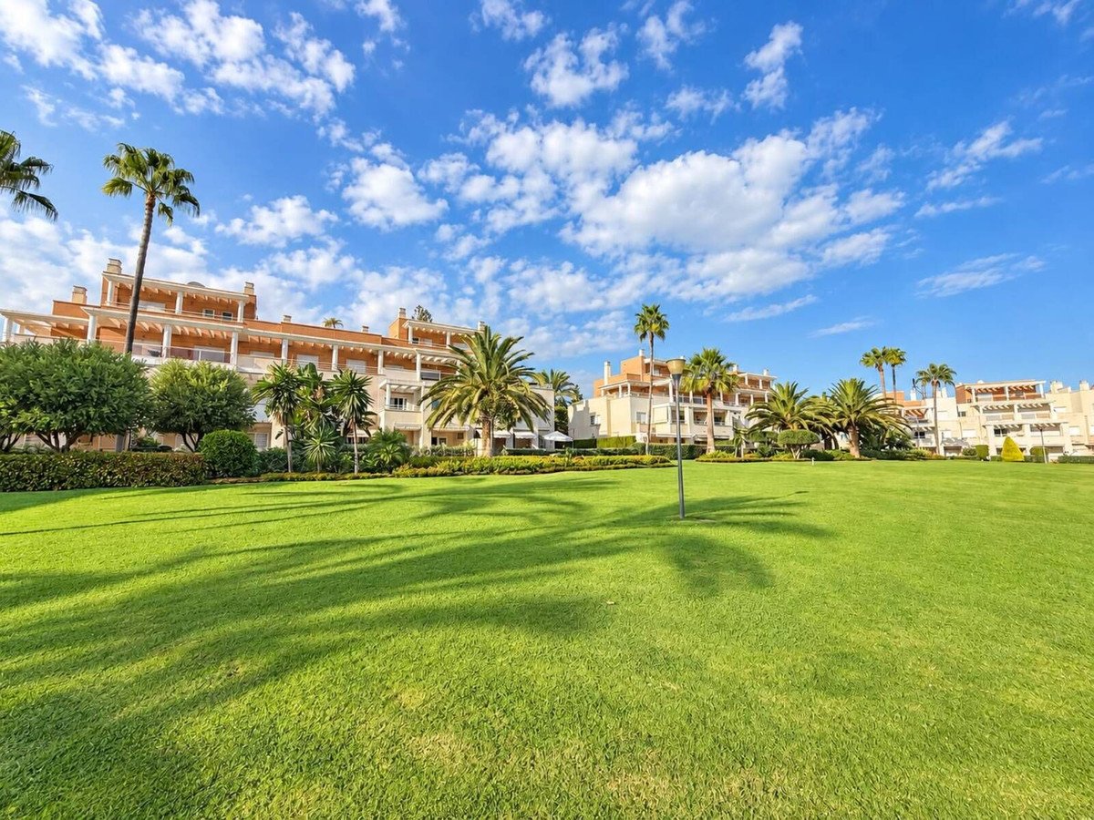 3 Bed Middle Floor Apartment in Estepona