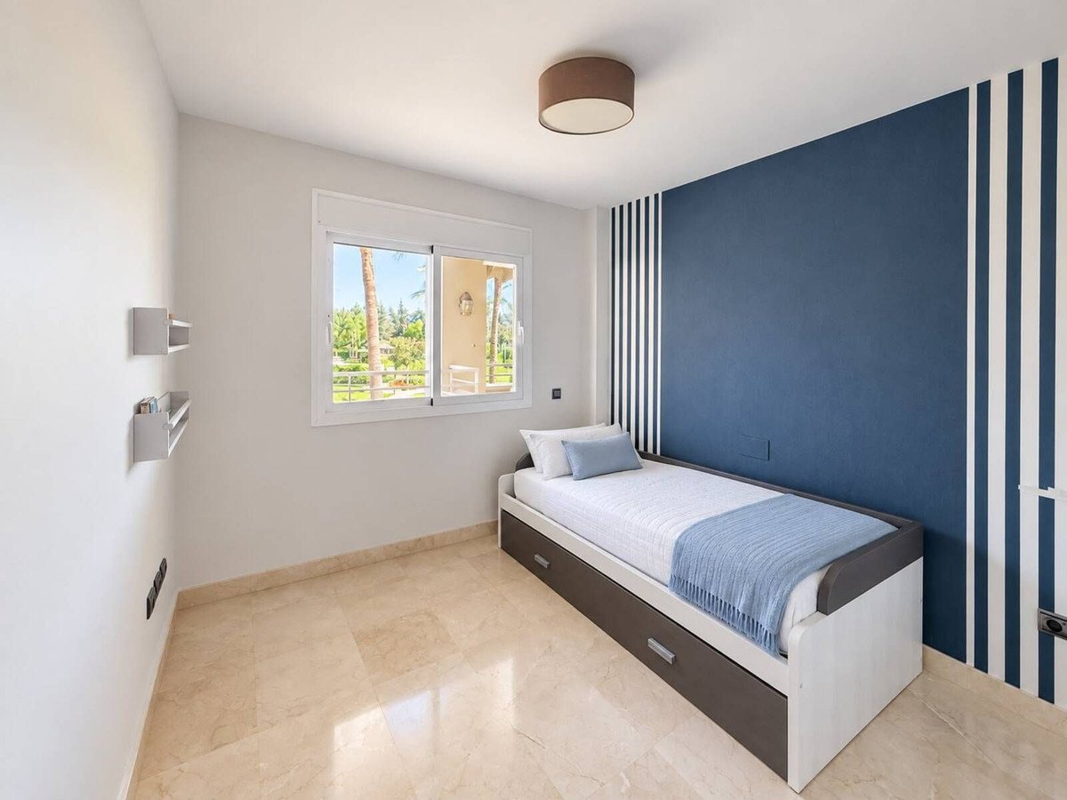 3 Bed Middle Floor Apartment in Estepona