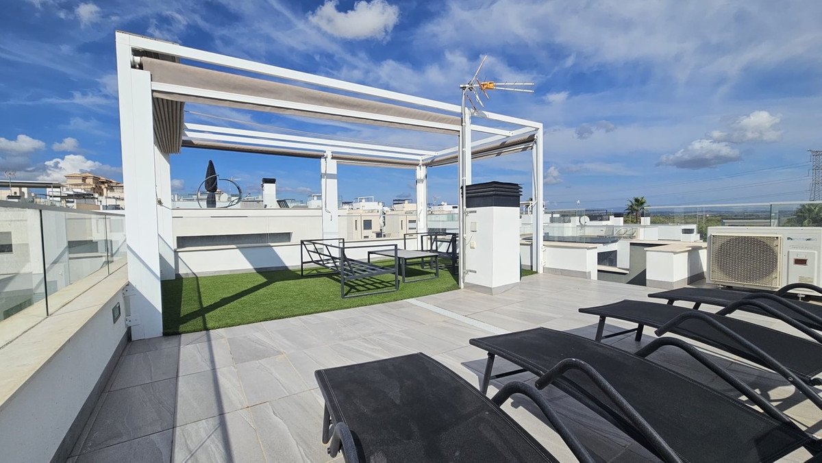 6 Bed Detached Villa in Villamartin