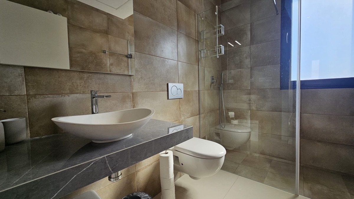 6 Bed Detached Villa in Villamartin