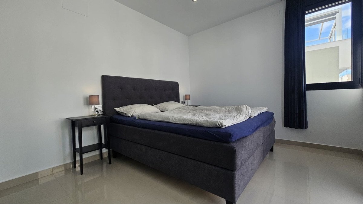 6 Bed Detached Villa in Villamartin