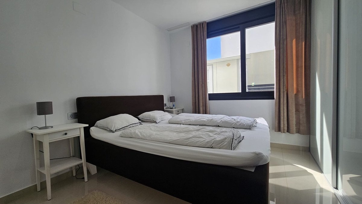 6 Bed Detached Villa in Villamartin