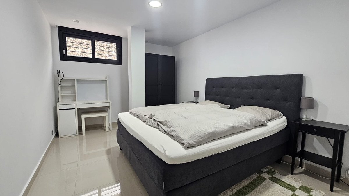 6 Bed Detached Villa in Villamartin