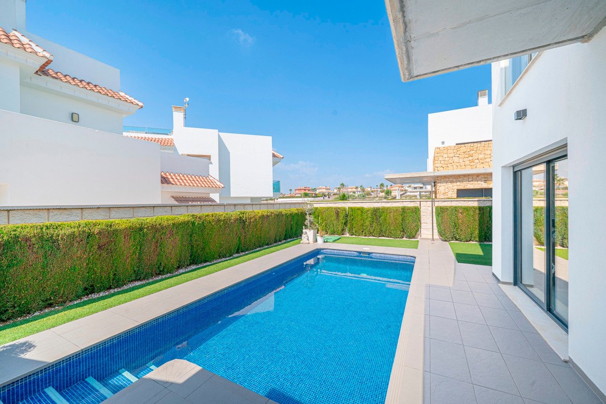 3 Bed Detached Villa in Lo Pepin
