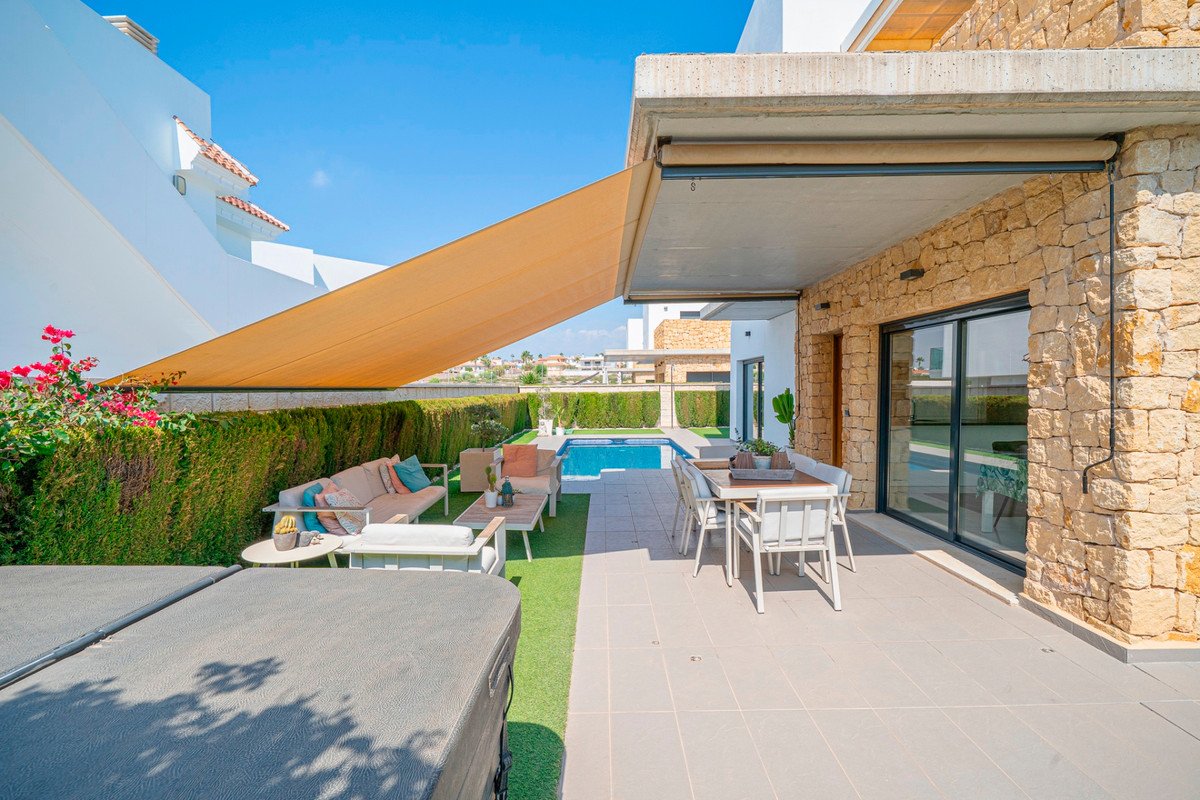 3 Bed Detached Villa in Lo Pepin
