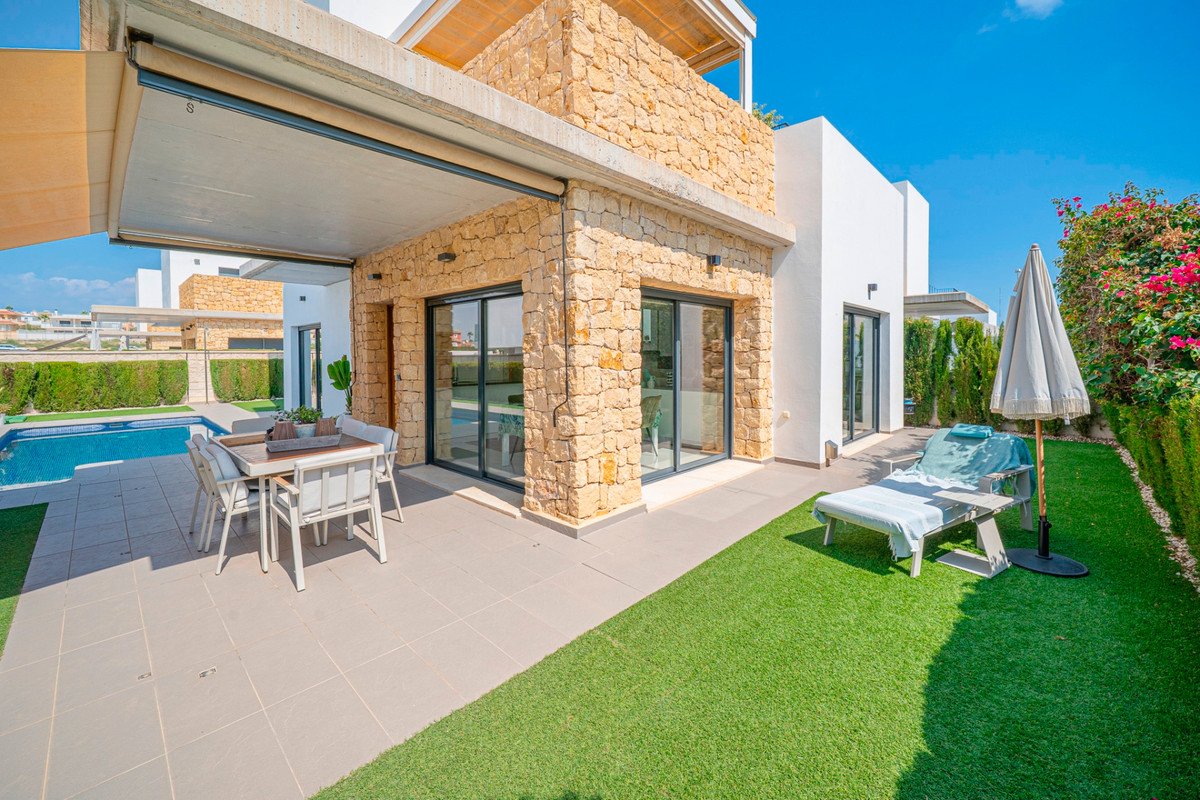 3 Bed Detached Villa in Lo Pepin