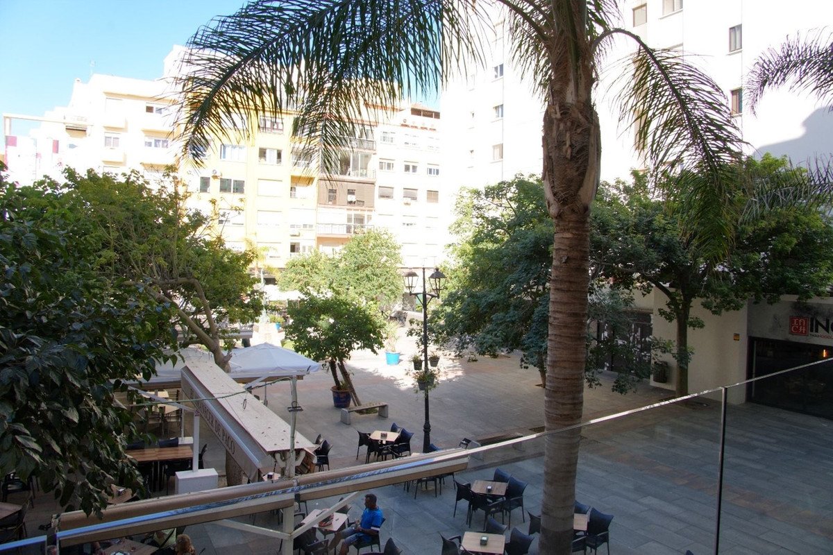 2 Bed Middle Floor Apartment in Estepona