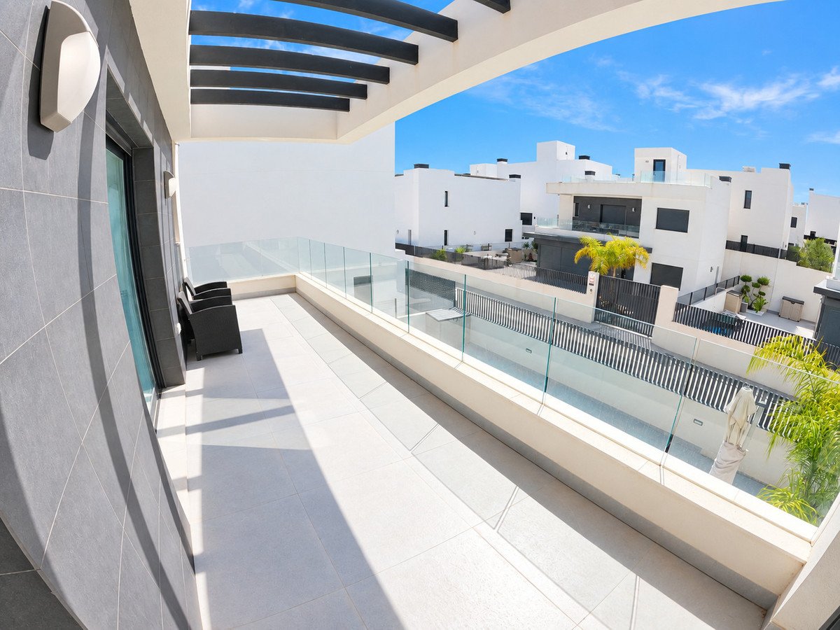 4 Bed Detached Villa in La Finca Golf