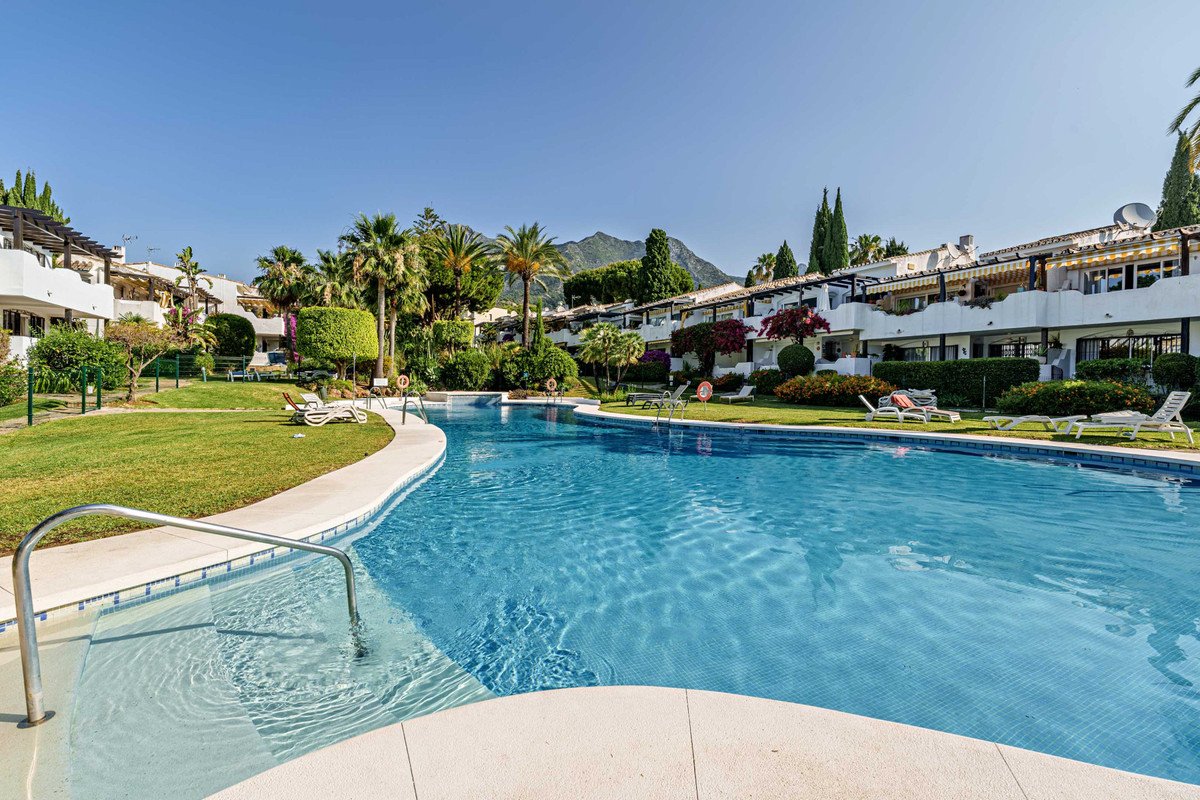 3 Bed Ground Floor Apartment in Sierra Blanca