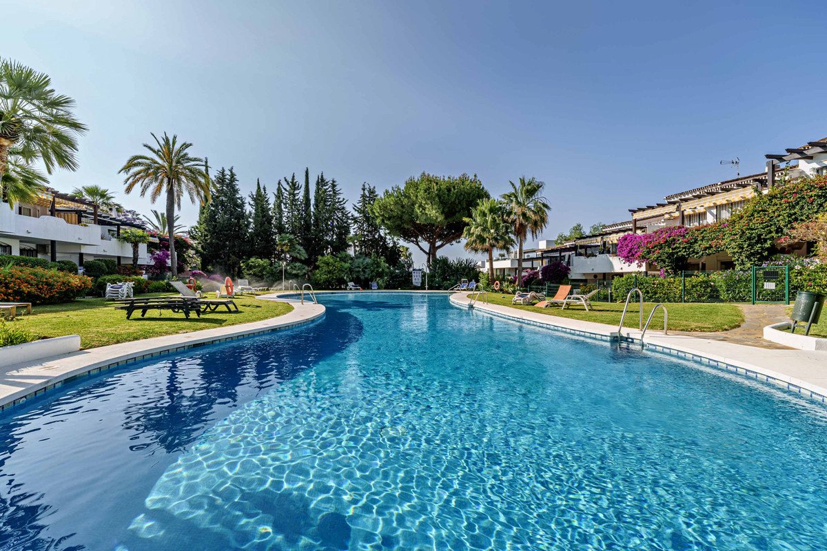 3 Bed Ground Floor Apartment in Sierra Blanca