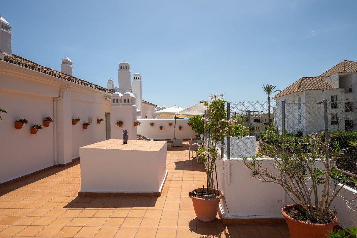 3 Bed Penthouse Duplex in Selwo