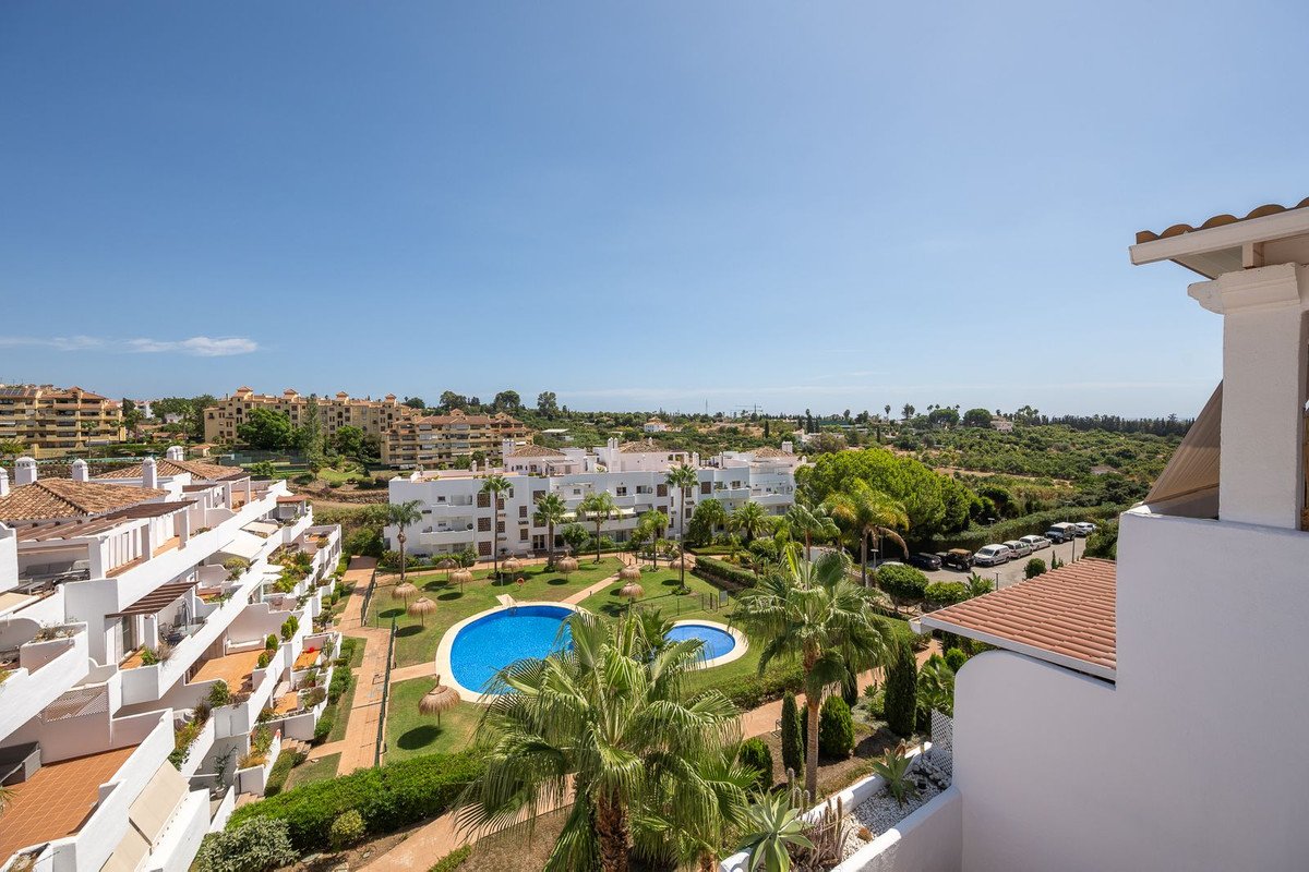 3 Bed Penthouse Duplex in Selwo