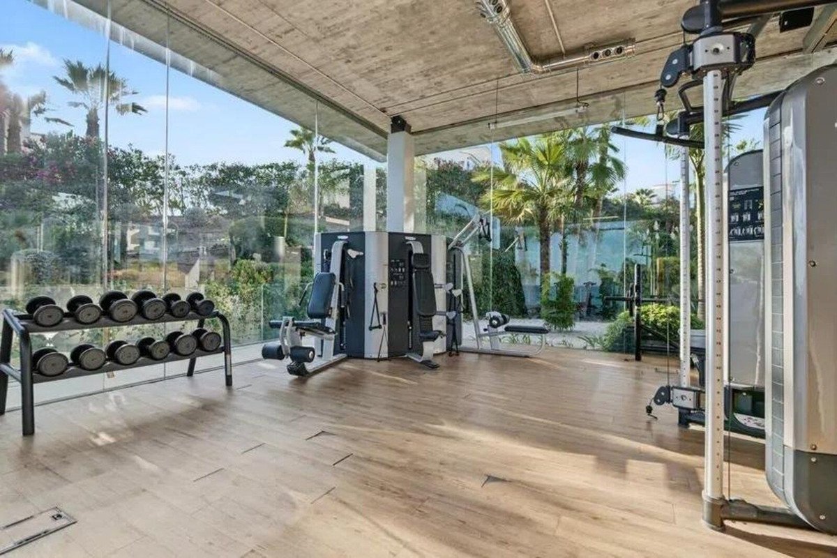 3 Bed Middle Floor Apartment in El Chaparral
