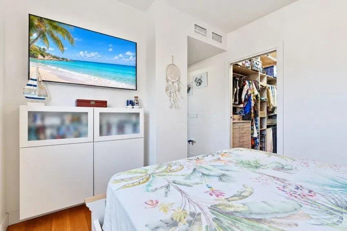 3 Bed Middle Floor Apartment in El Chaparral