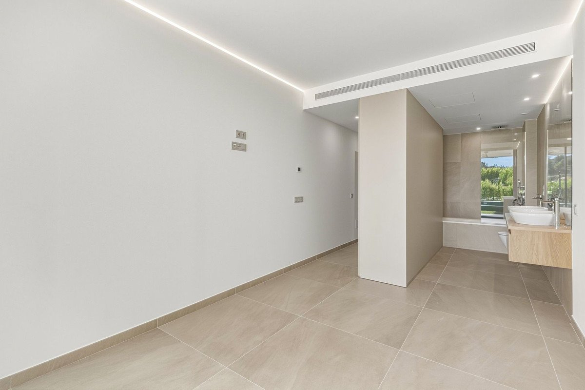 2 Bed Ground Floor Apartment in Higueron