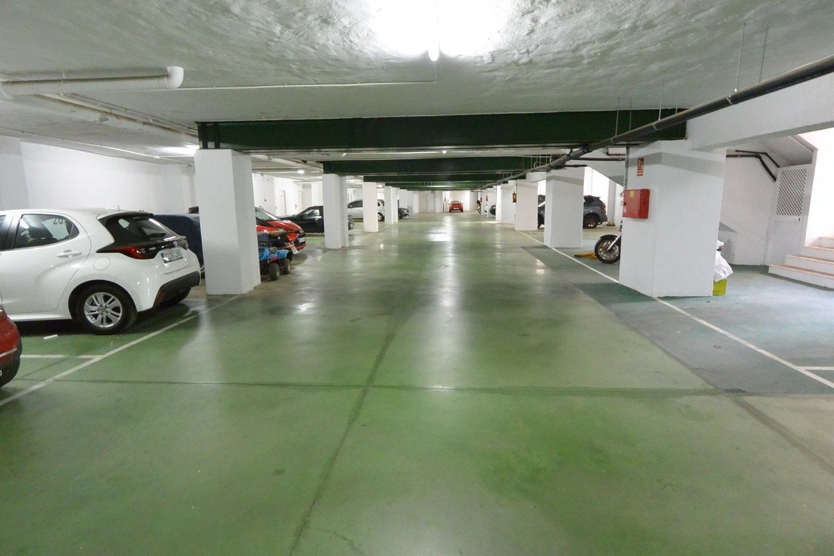 2 Bed Middle Floor Apartment in The Golden Mile