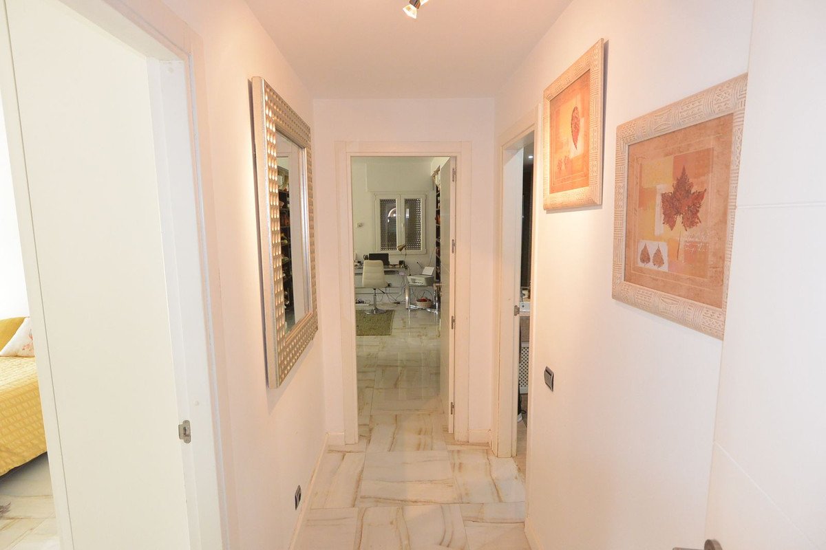 2 Bed Middle Floor Apartment in The Golden Mile