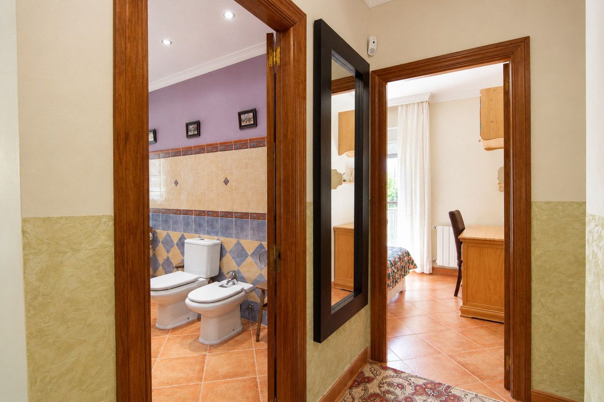 4 Bed Detached Villa in Coín