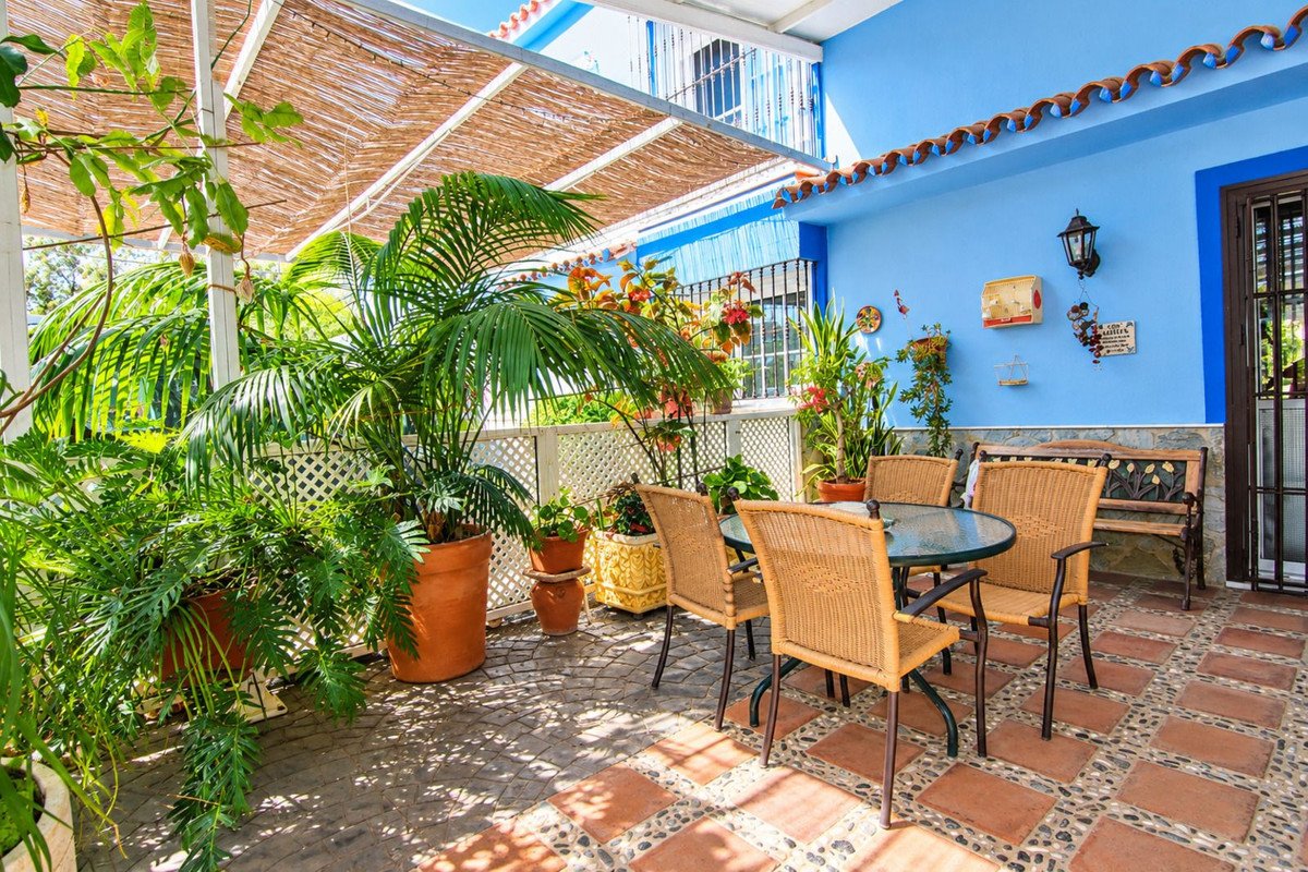 4 Bed Detached Villa in Coín