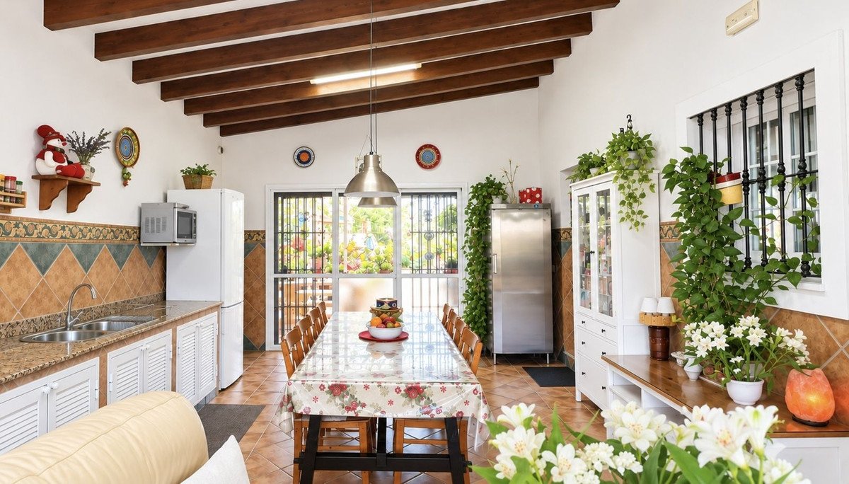 4 Bed Detached Villa in Coín