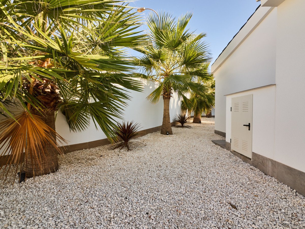 5 Bed Detached Villa in Rojales