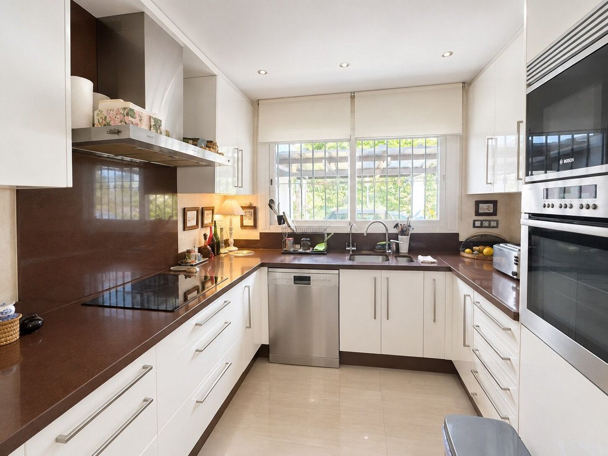 4 Bed Townhouse in Benahavís