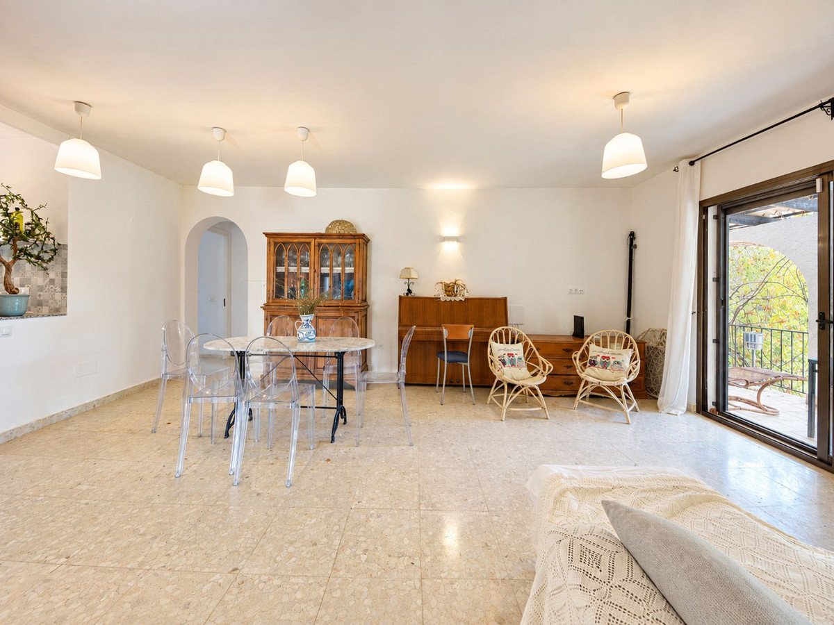 4 Bed Detached Villa in Marbella