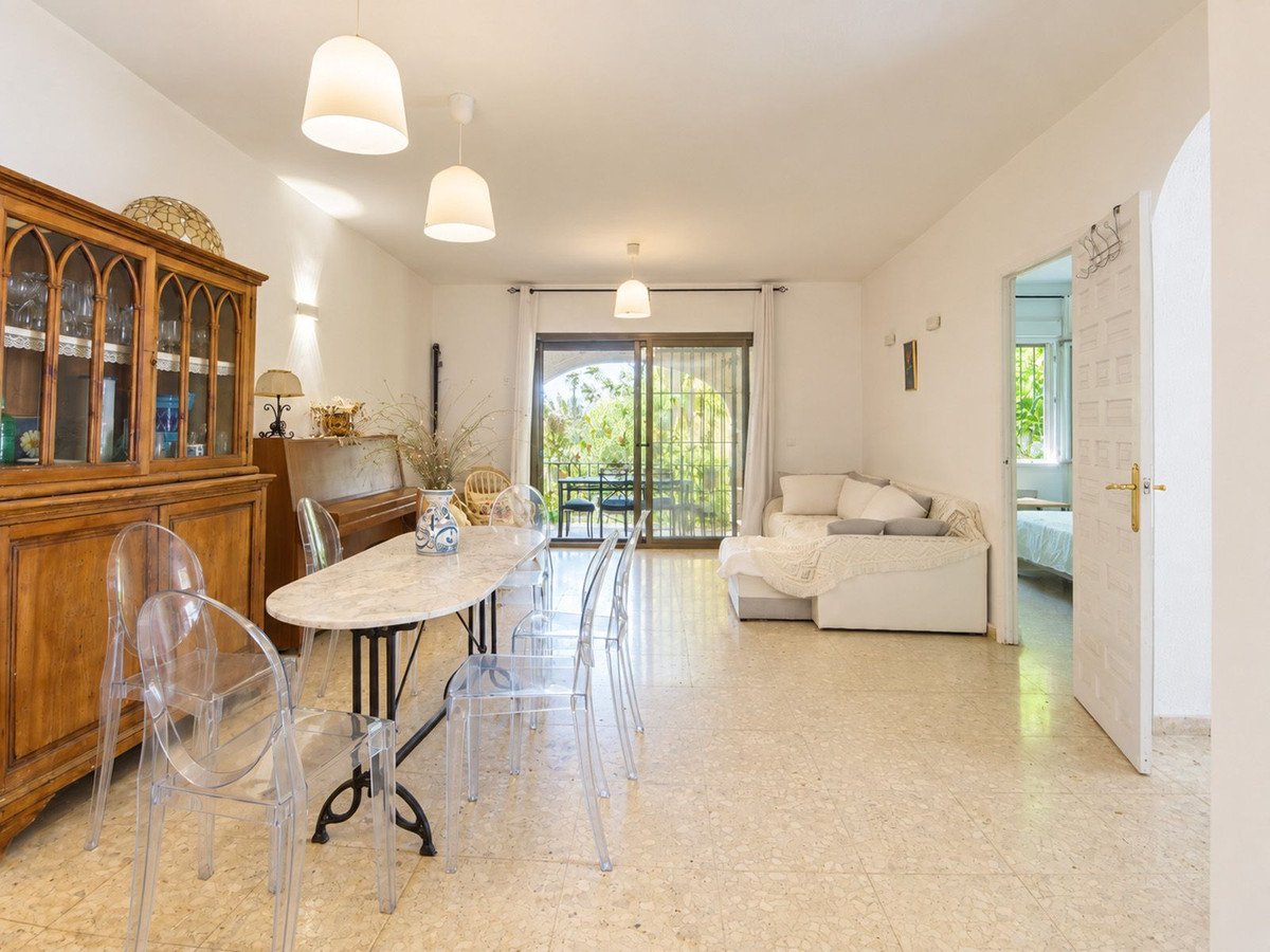 4 Bed Detached Villa in Marbella