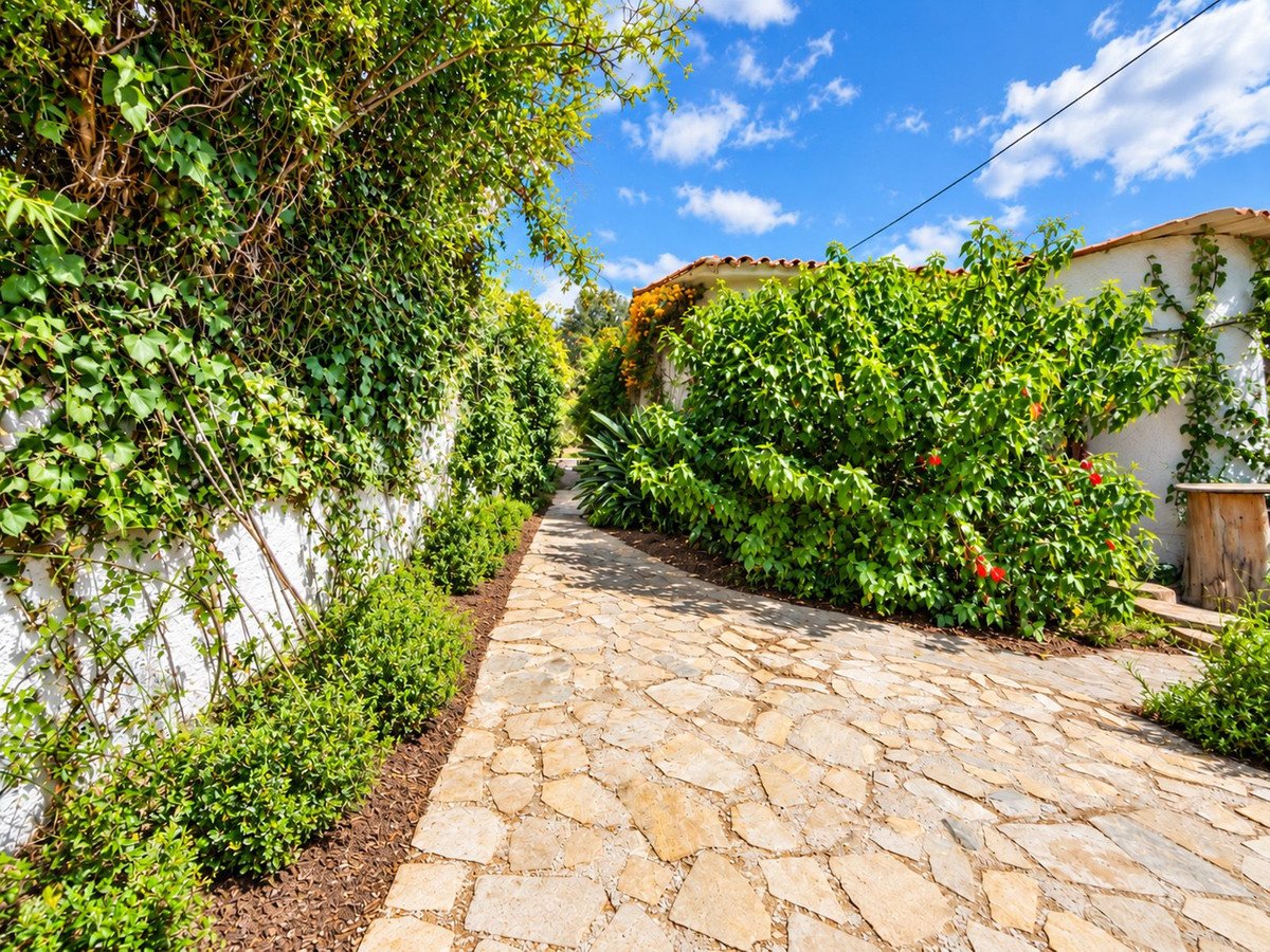 4 Bed Detached Villa in Marbella