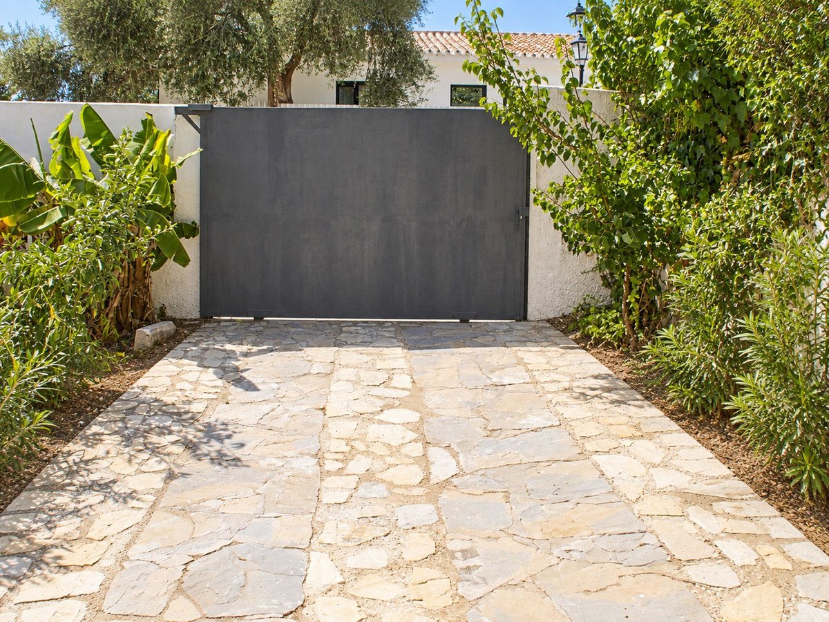 4 Bed Detached Villa in Marbella