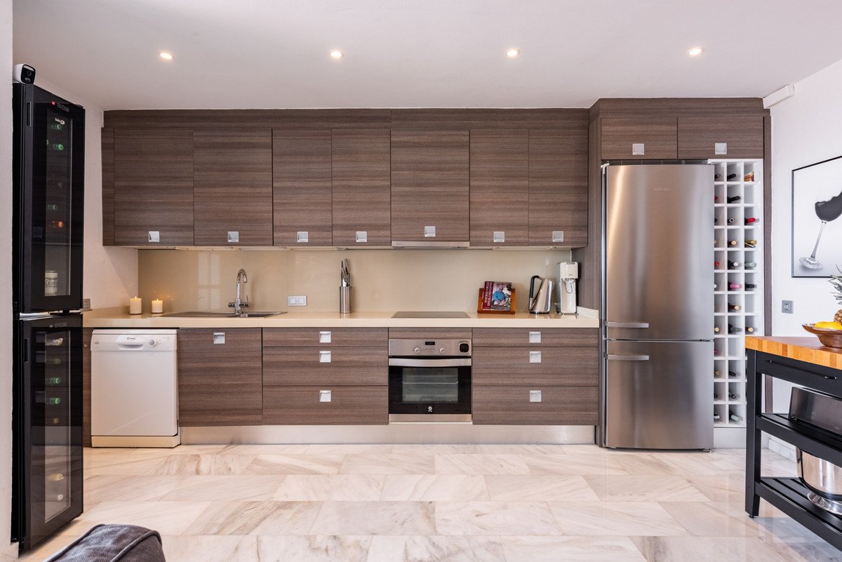 3 Bed Middle Floor Apartment in San Pedro de Alcántara