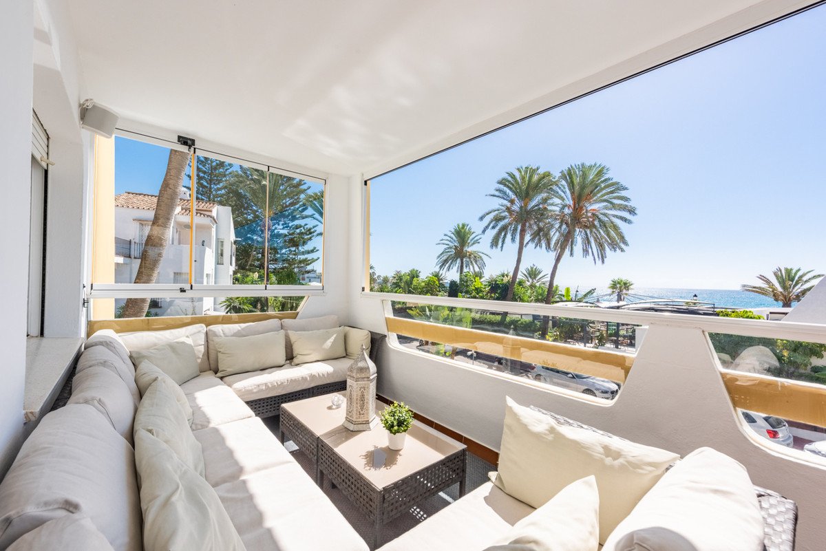 3 Bed Middle Floor Apartment in San Pedro de Alcántara