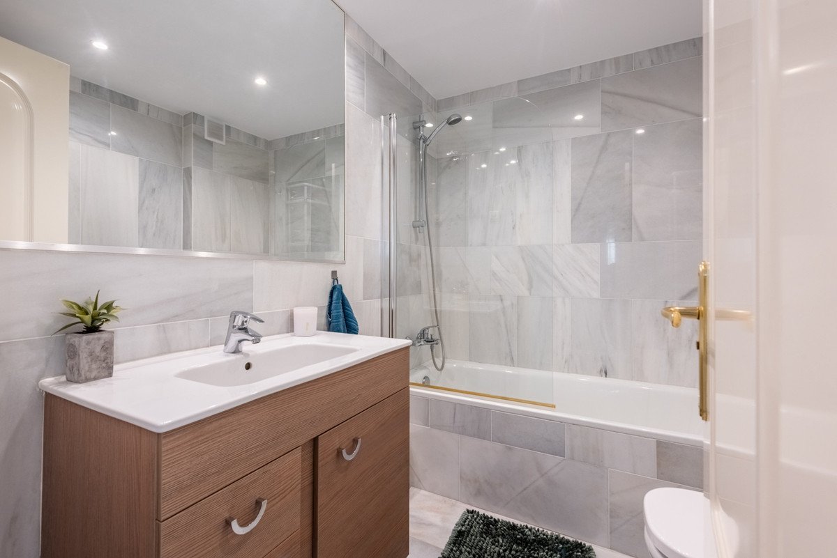 3 Bed Middle Floor Apartment in San Pedro de Alcántara