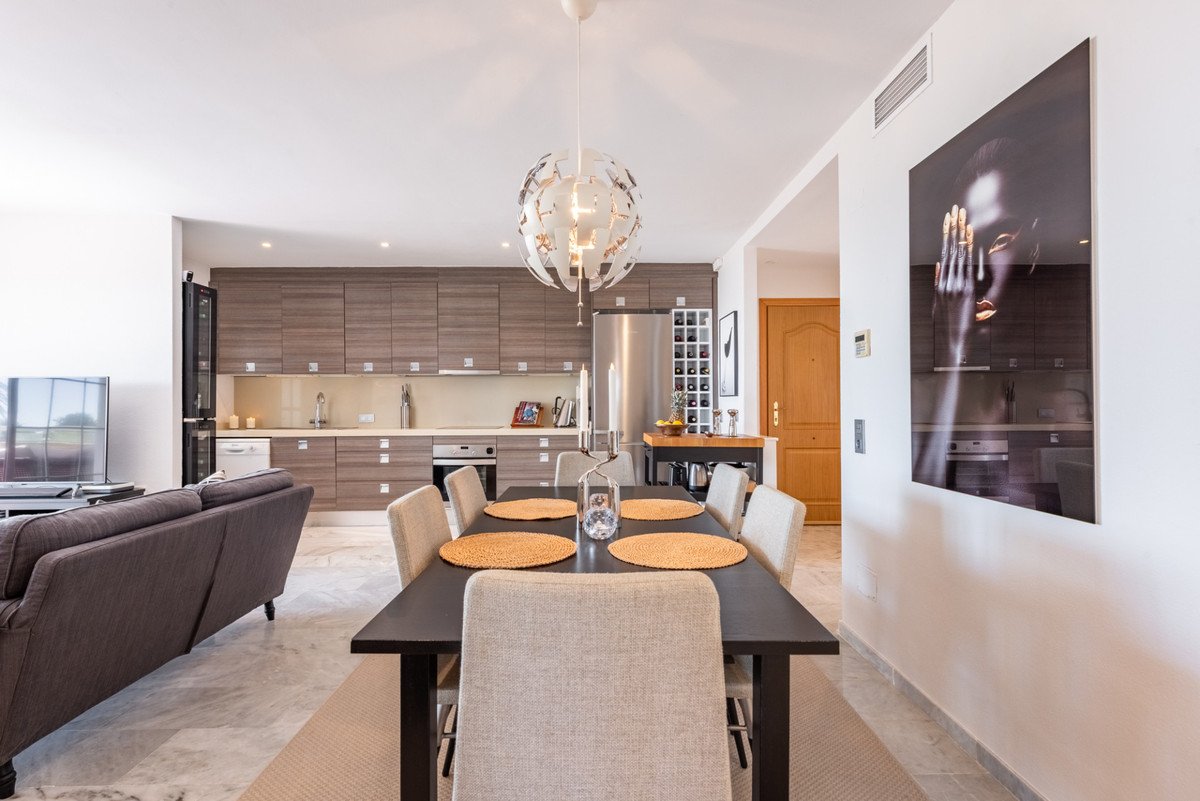 3 Bed Middle Floor Apartment in San Pedro de Alcántara