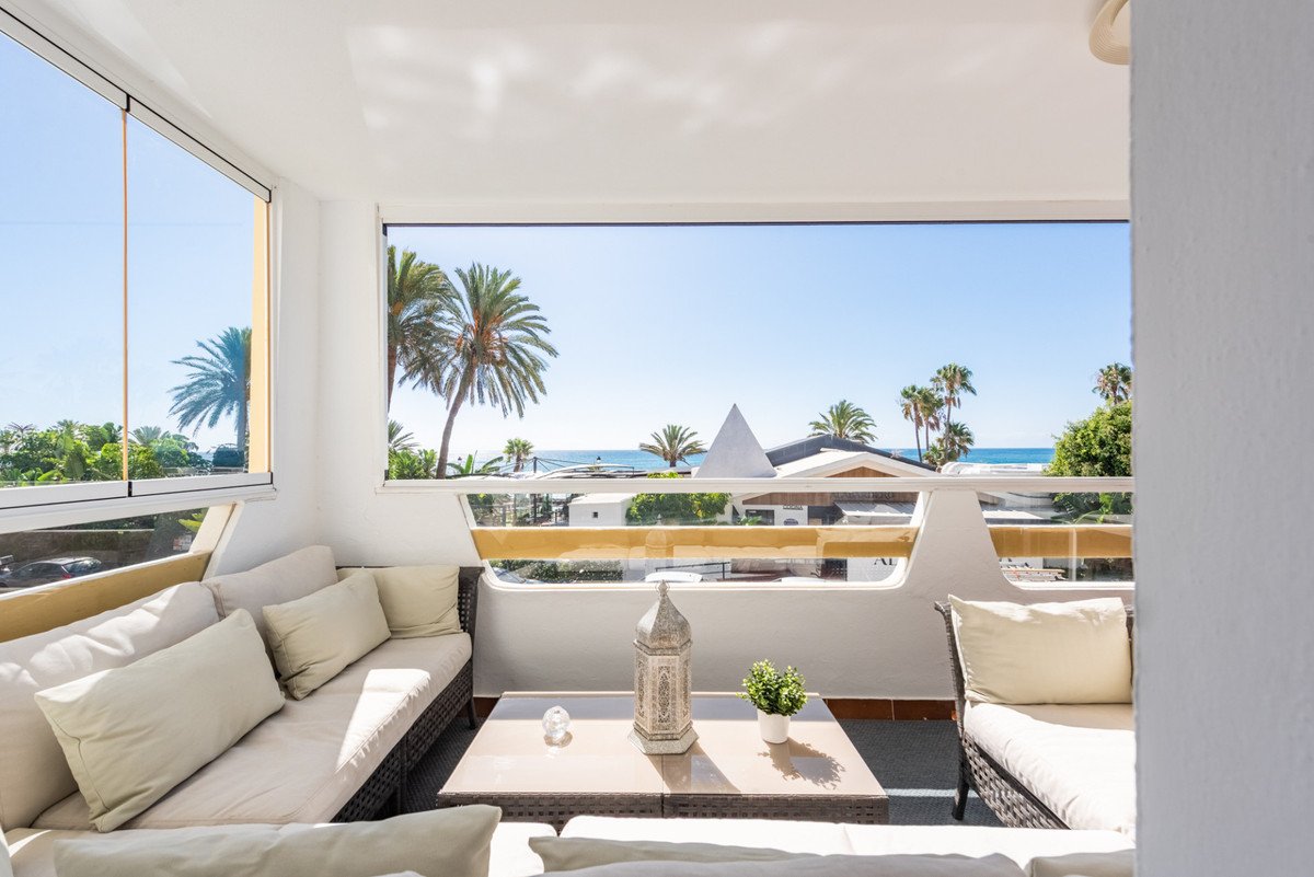 3 Bed Middle Floor Apartment in San Pedro de Alcántara