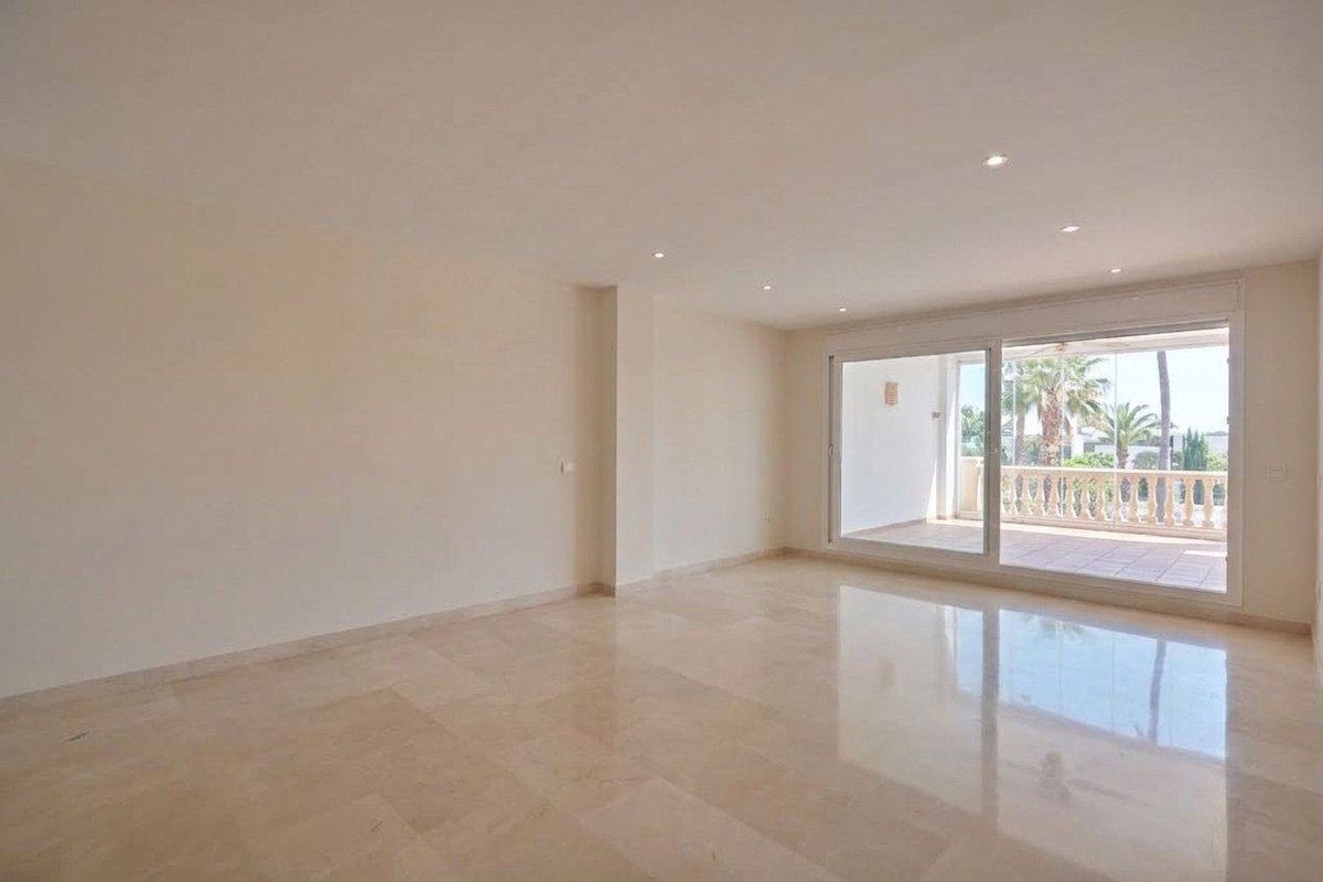 2 Bed Ground Floor Apartment in Marbella