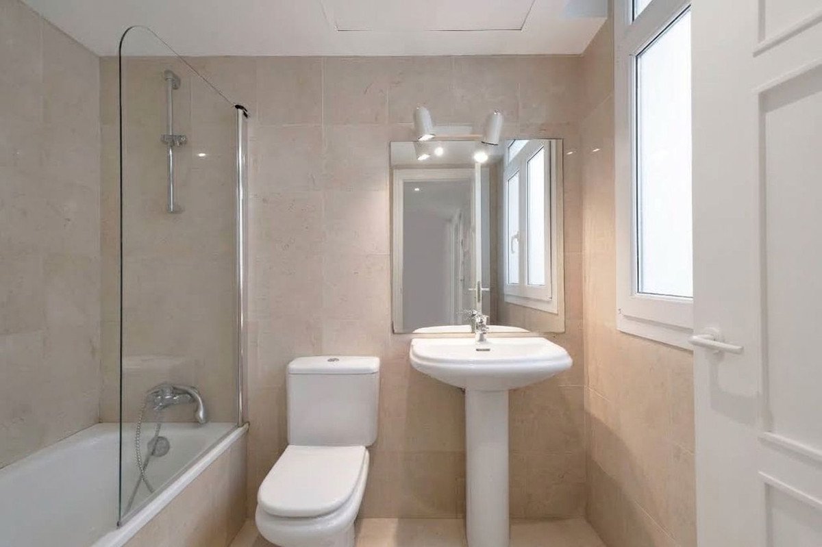 2 Bed Ground Floor Apartment in Marbella
