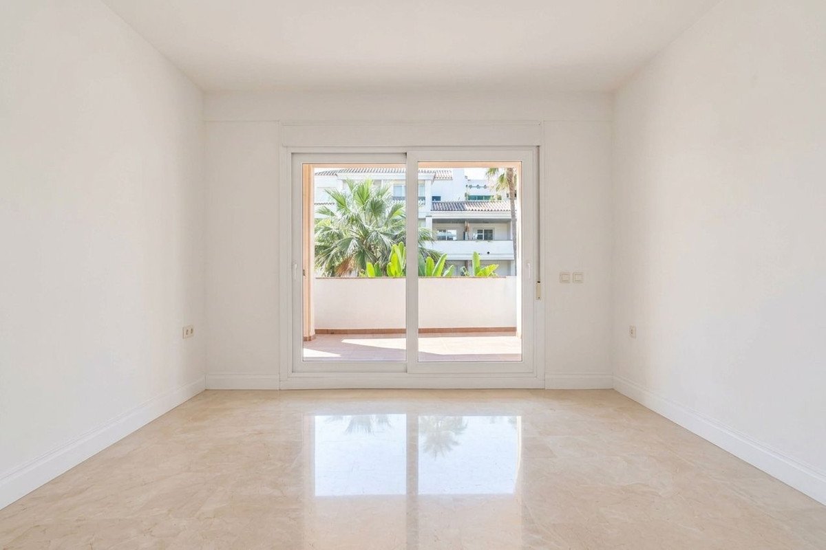2 Bed Ground Floor Apartment in Marbella