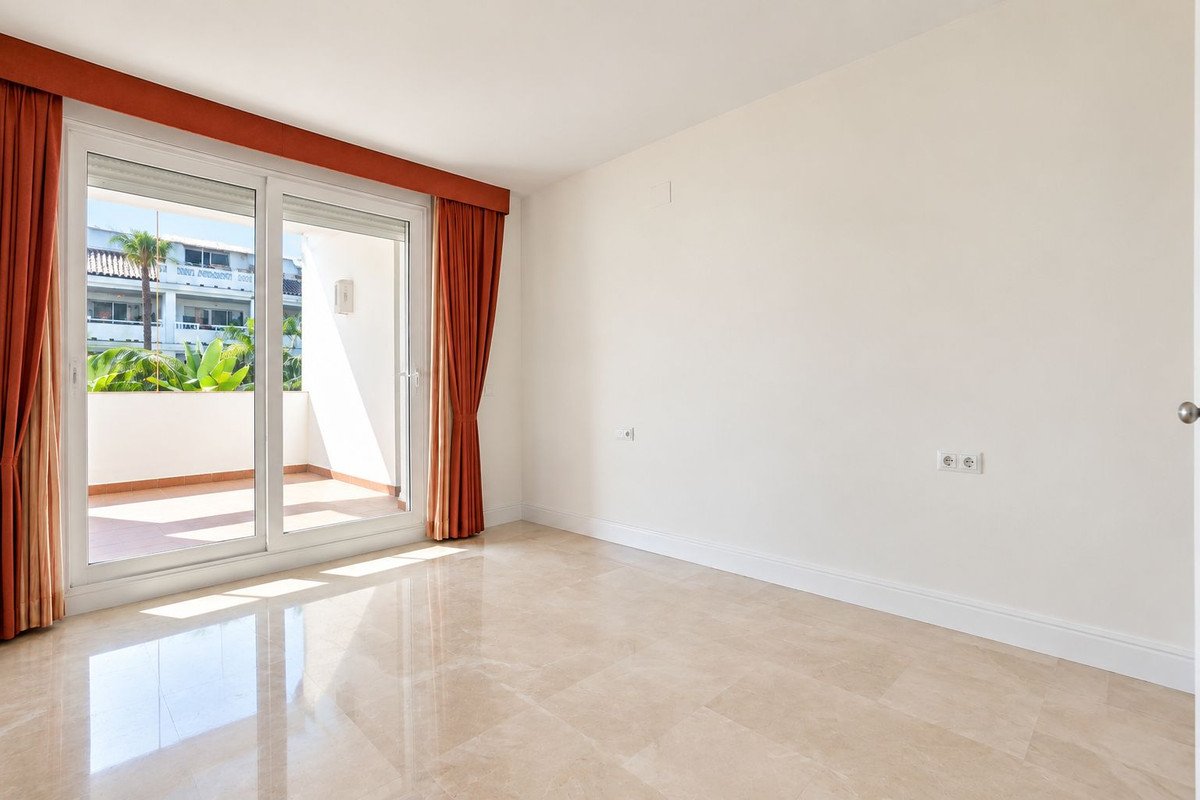 2 Bed Ground Floor Apartment in Marbella