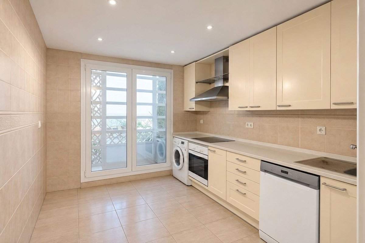 2 Bed Ground Floor Apartment in Marbella