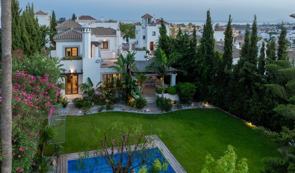 4 Bed Detached Villa in Estepona