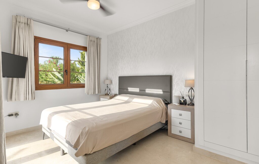 4 Bed Detached Villa in Estepona