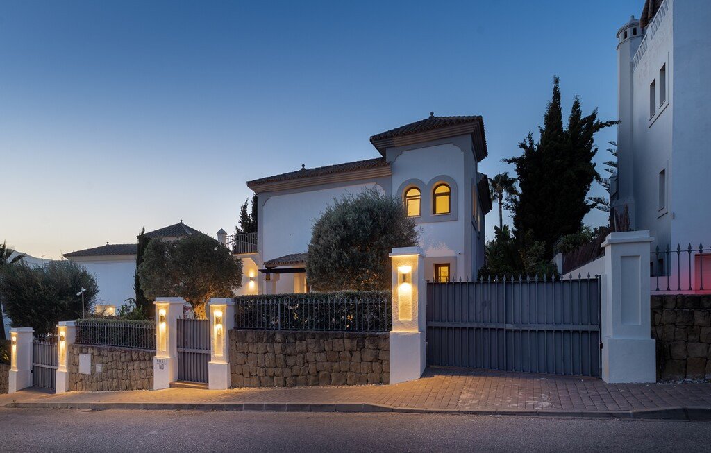 4 Bed Detached Villa in Estepona
