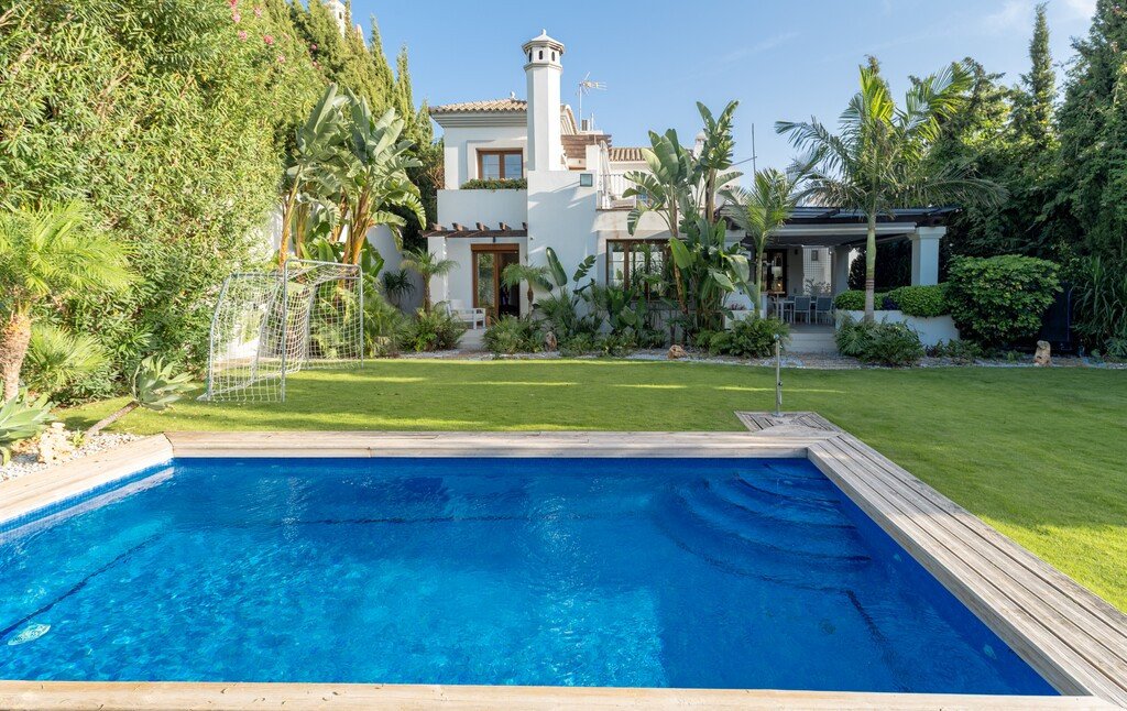 4 Bed Detached Villa in Estepona