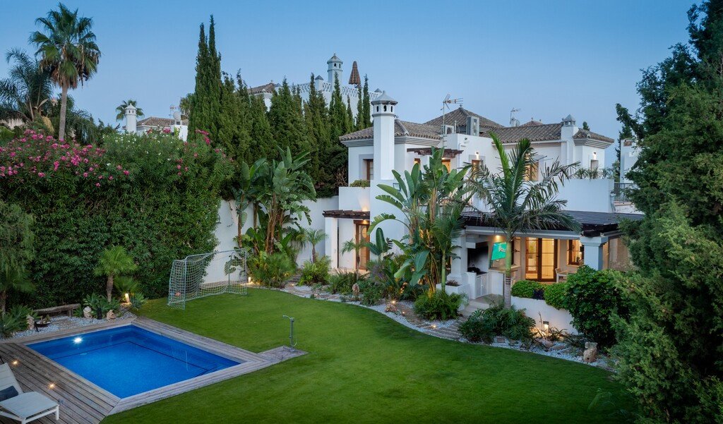 4 Bed Detached Villa in Estepona