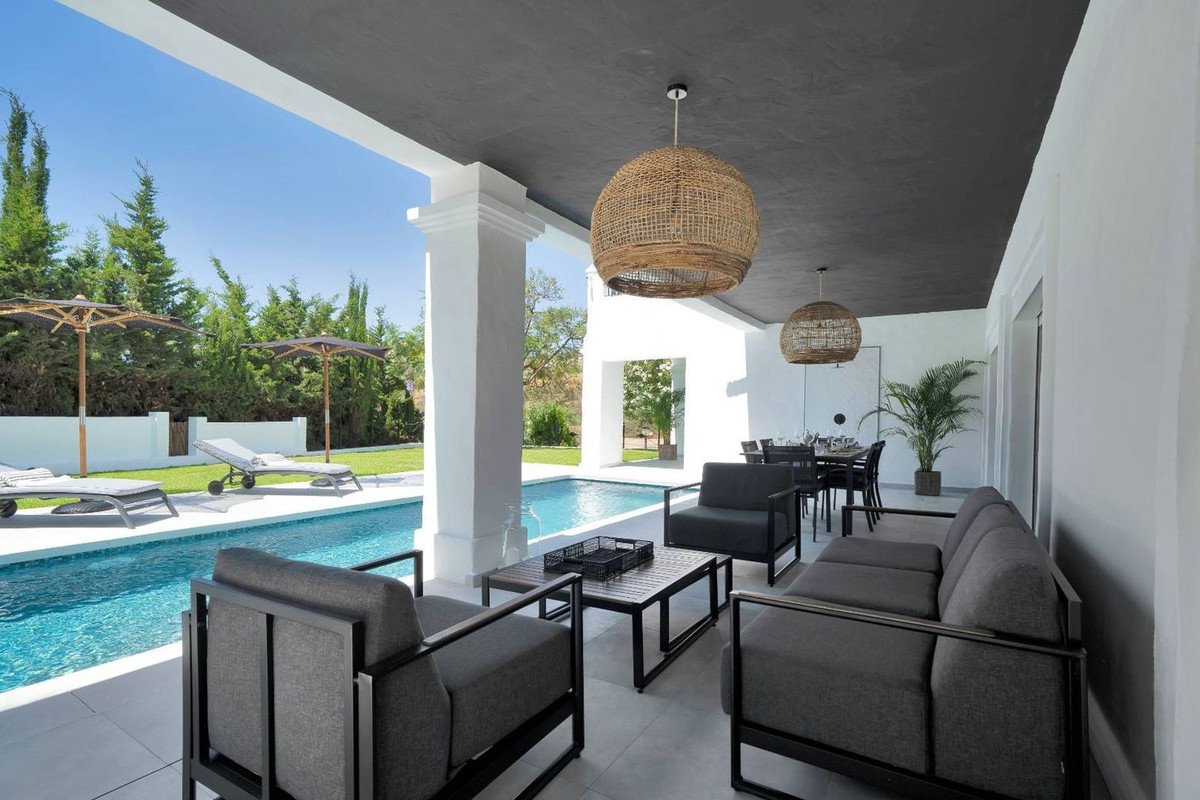 5 Bed Detached Villa in Benahavís