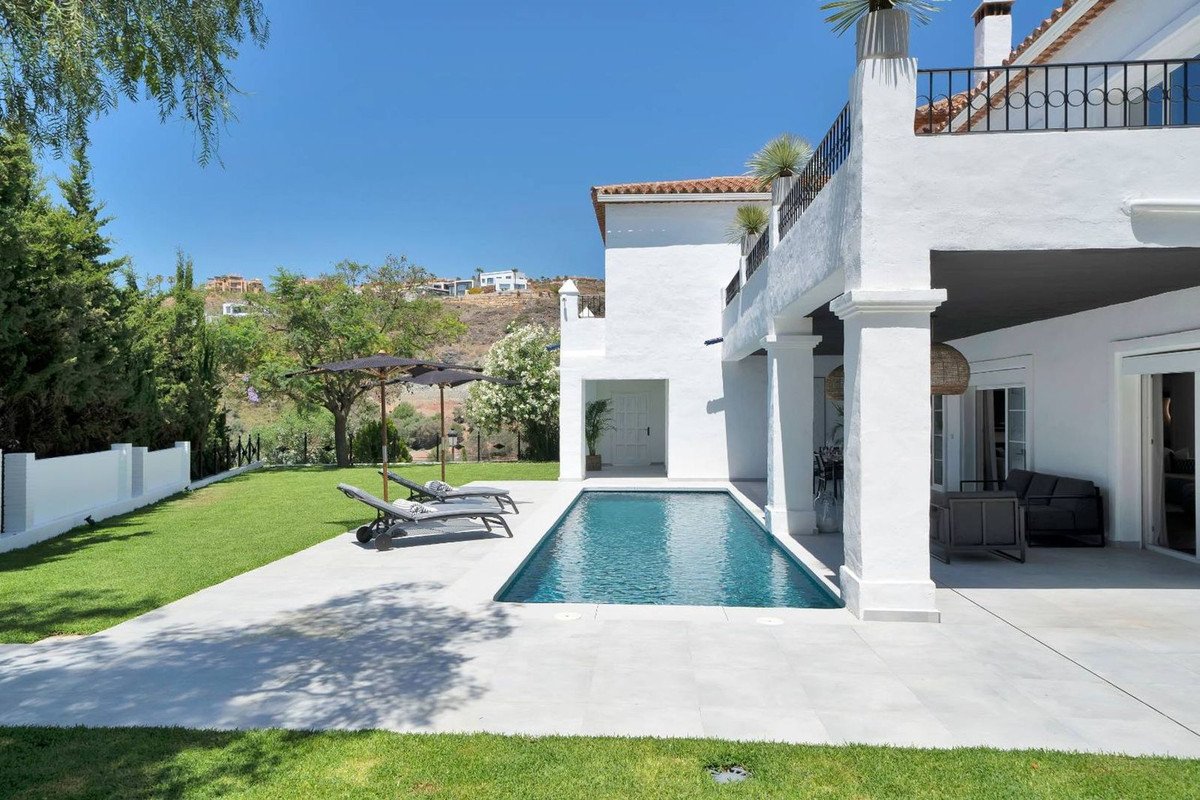 5 Bed Detached Villa in Benahavís