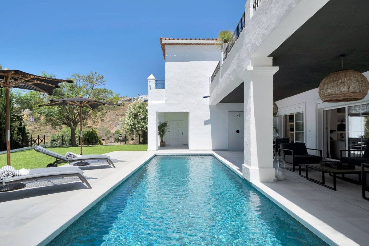 5 Bed Detached Villa in Benahavís