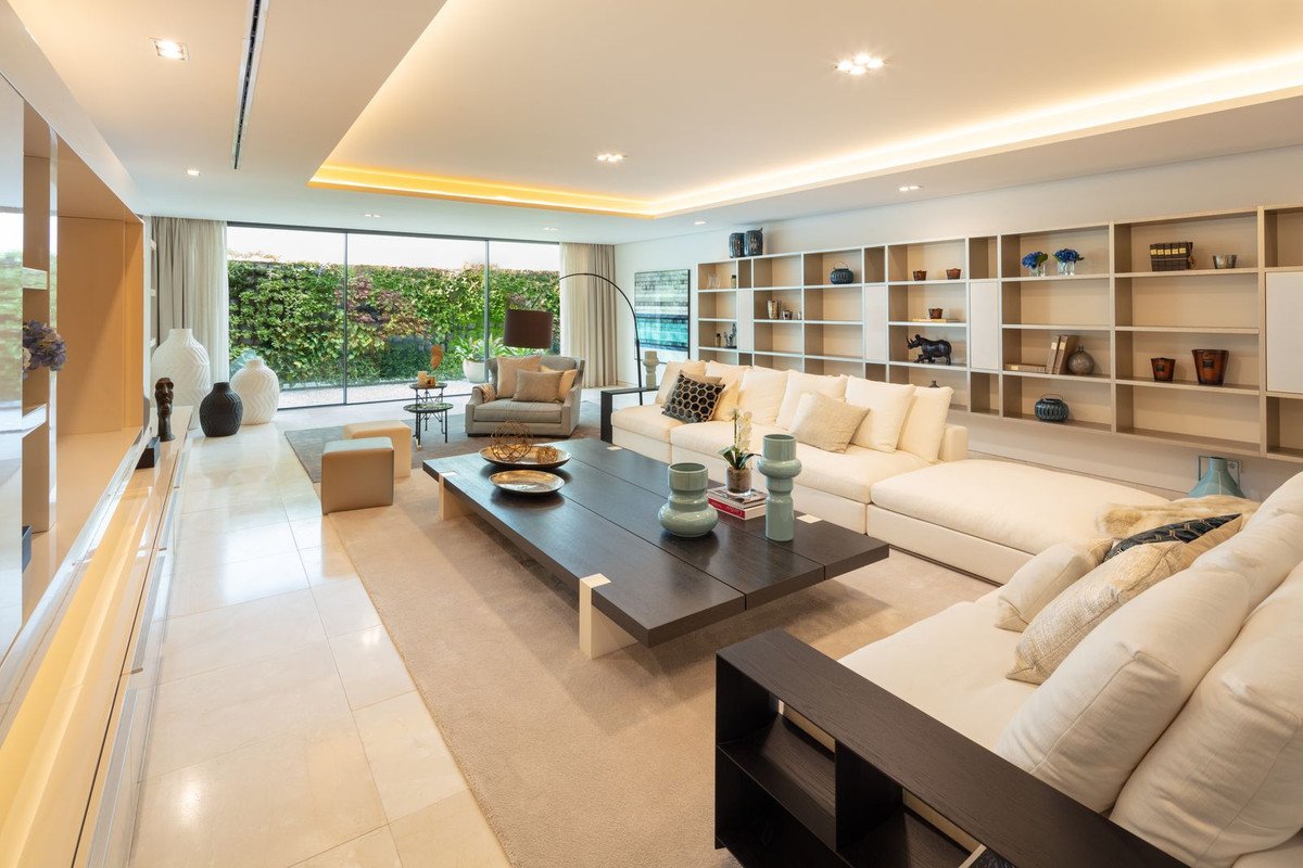 6 Bed Detached Villa in Nueva Andalucía