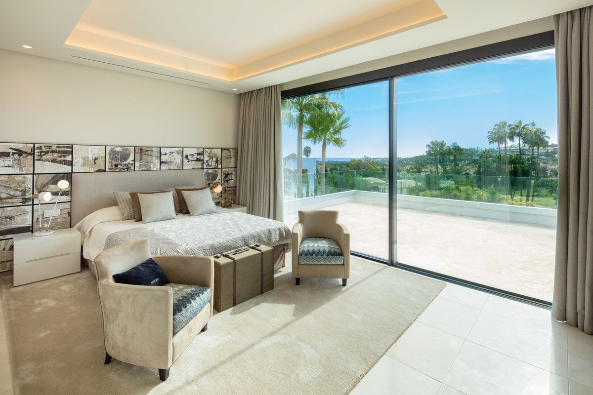 6 Bed Detached Villa in Nueva Andalucía